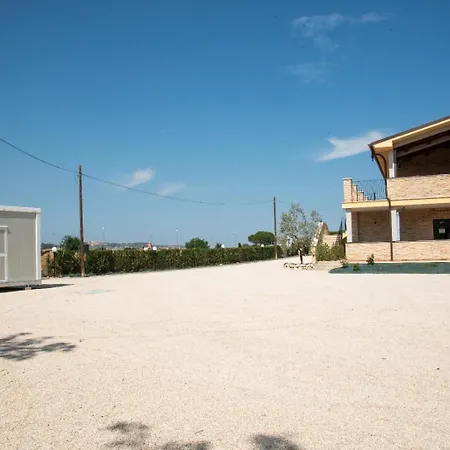 Area Camper Il Crinale Village Campingplatz Spinetoli