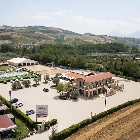 Area Camper Il Crinale Village Campingplatz Spinetoli