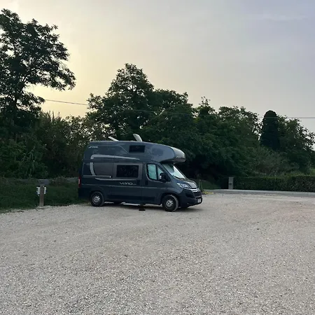 Area Camper Il Crinale Village * Spinetoli